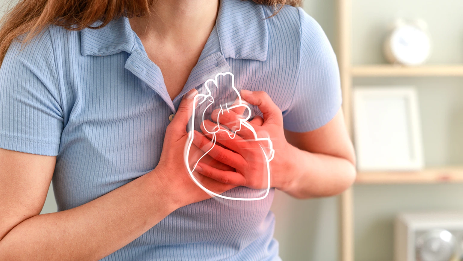 What are the early warning signs of heart disease in a woman