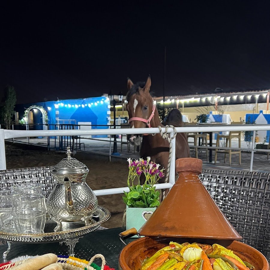 Amrasana horsing istable