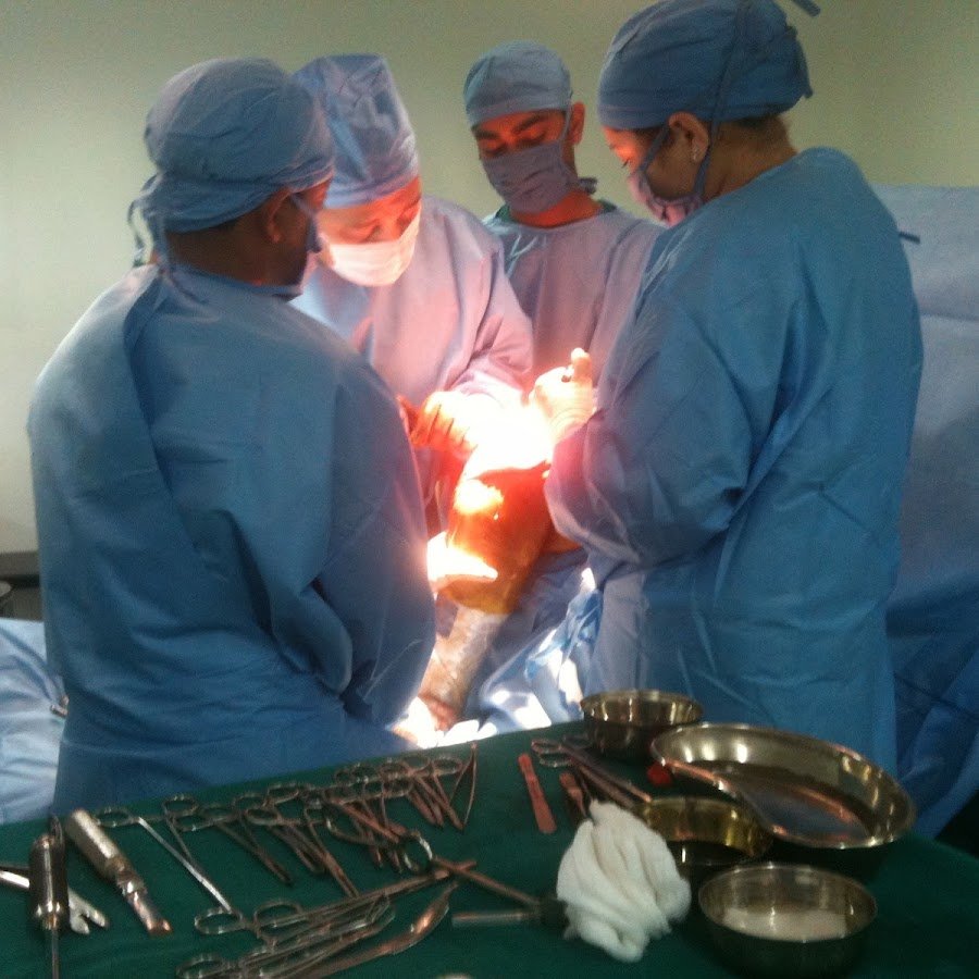 DR ANKUR GUPTA, JOINT REPLACEMENT & ARTHROSCOPIC SURGEON