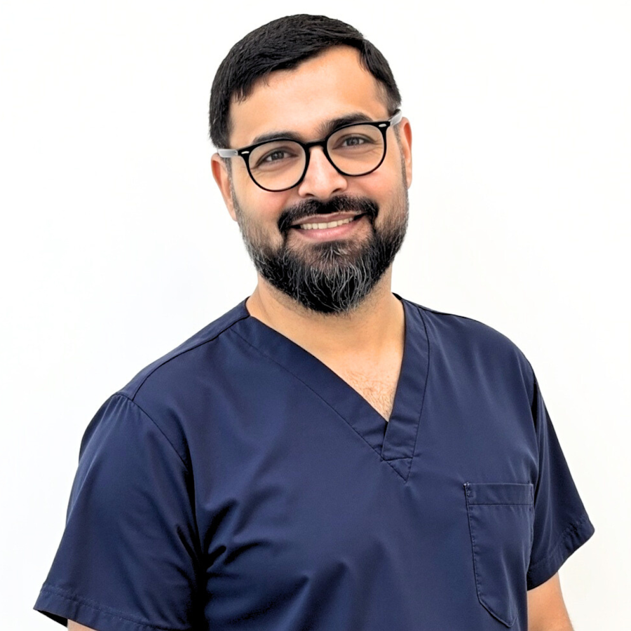Dr Mandeep Lamba | Ophthalmologist In Dubai
