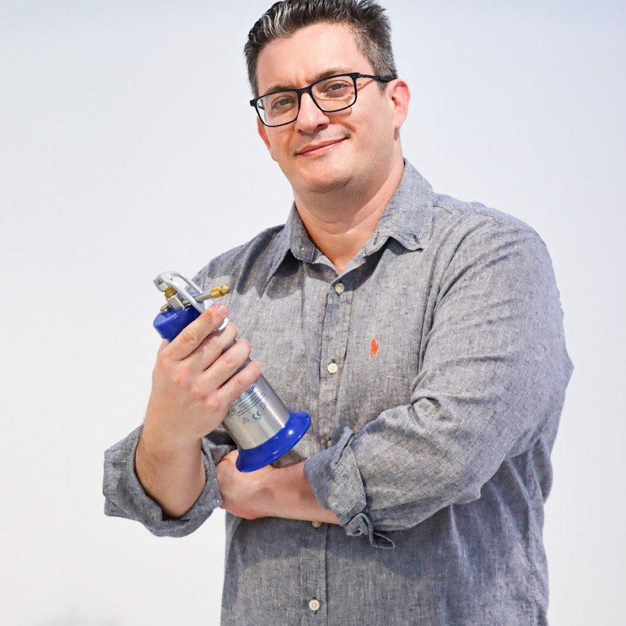 Dr. Rutsnei Schmitz Dermatologist