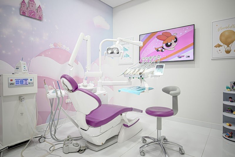𝗕 𝗖𝗟𝗜𝗡𝗜𝗖 𝗞𝗜𝗗𝗦 | 𝗣𝗲𝗱𝗶𝗮𝘁𝗿𝗶𝗰 𝗗𝗲𝗻𝘁𝗶𝘀𝘁𝗿𝘆 | عيادة طب أسنان الأطفال