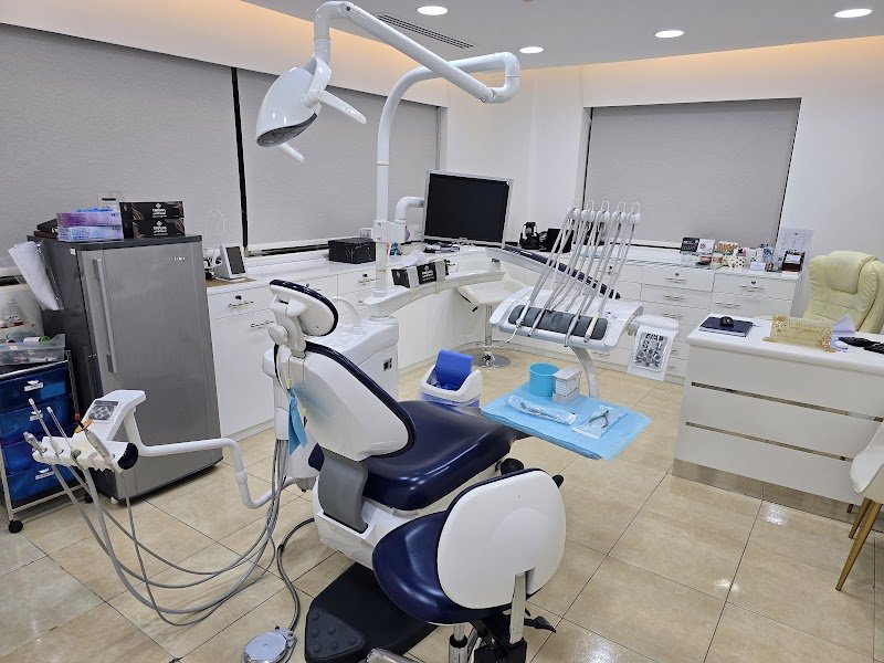 AlRiqah Dental Center مركز الرقة لطب الاسنان