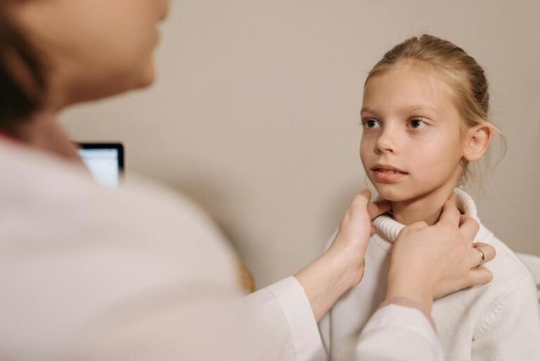 Thyroid Symptoms in Women in the UAE Guide to Care