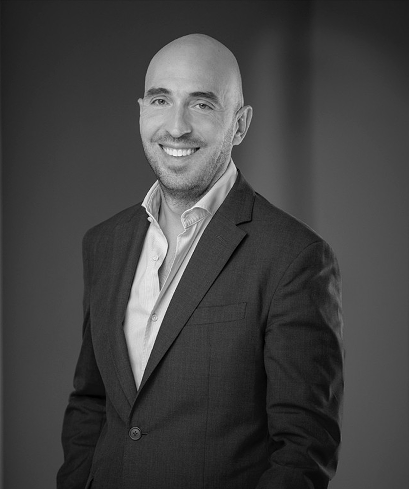 Dr. Guillermo Sanchez – Foot and Ankle Specialist Dubai | Ankle Replacement, Bunion Surgery, Knee Replacement, Diabetic Foot